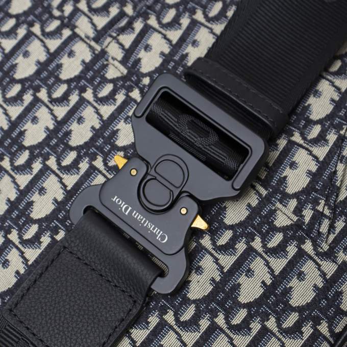 1Rjsi18NDt6atDcbE6I4mwAqS8kBmolwefKIy7vx_lg.jpeg Saddle Belt Bag