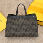 Fendi-PEEKABOO-X-TOTE-.png