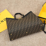 Fendi-PEEKABOO-X-TOTE-.png