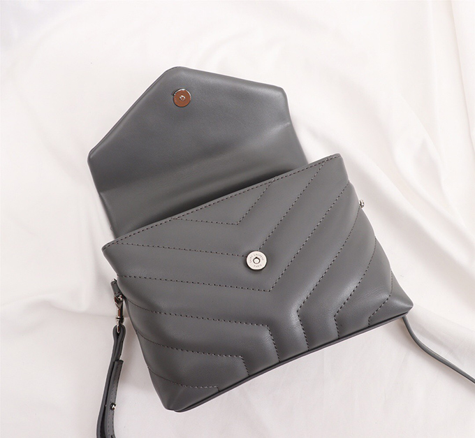 36779347.jpg YSL Loulou Toy Bag Matelassé “Y” Leather