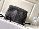 Louis-Vuitton-Discovery-Backpack-PM.png