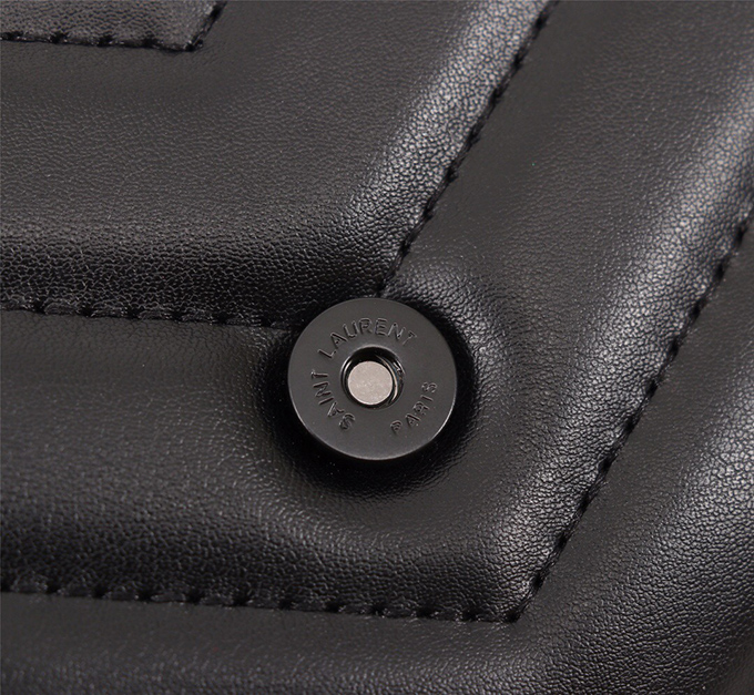 5d7c2da2.jpg YSL Loulou Toy Bag Matelassé “Y” Leather