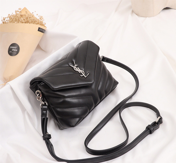 63d42bd3.jpg YSL Loulou Toy Bag Matelassé “Y” Leather