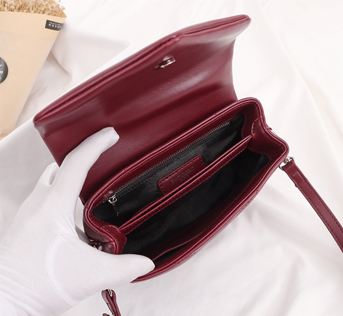 7c1d8f3e.jpg YSL Loulou Toy Bag Matelassé “Y” Leather