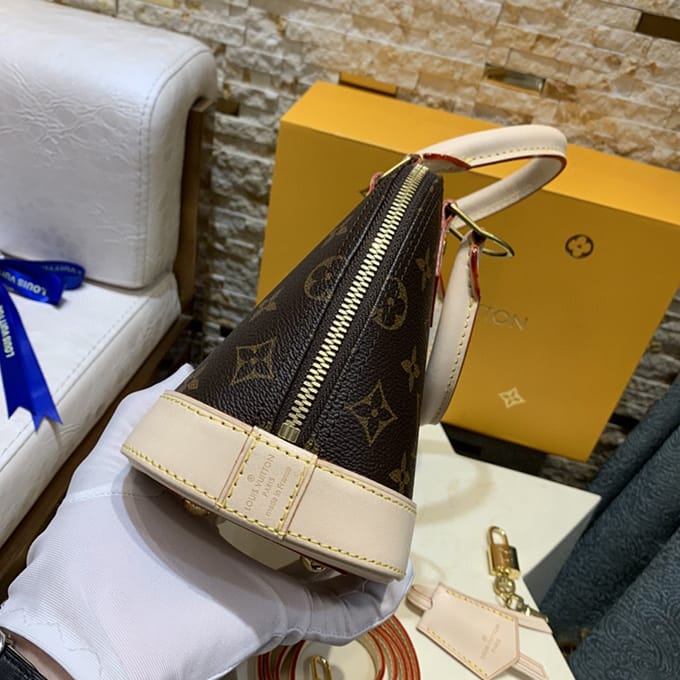 7fd2c393.jpg Louis Vuitton Alma BB