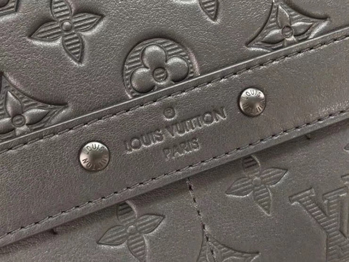 84523111-1.jpg Louis Vuitton Sprinter Messenger