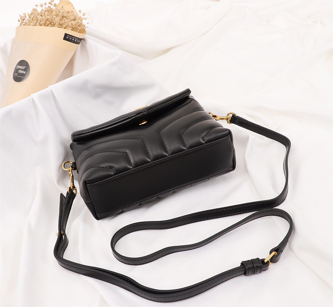 8fb17f2c.jpg YSL Loulou Toy Bag Matelassé “Y” Leather