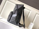 Louis-Vuitton-Discovery-Backpack-PM.png