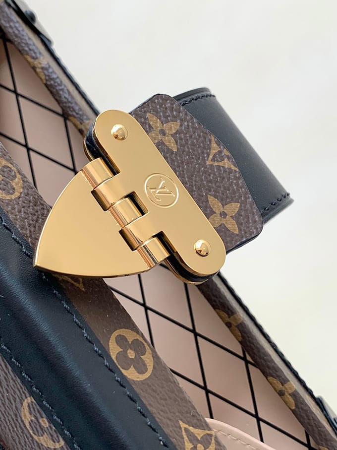 LOUIS-VUITTON-Petite-Malle16-1.jpg Louis Vuitton Petite Malle
