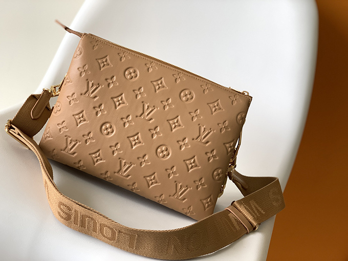 Louis-Vuitton-Coussin-Pm20.jpg Louis Vuitton Coussin PM
