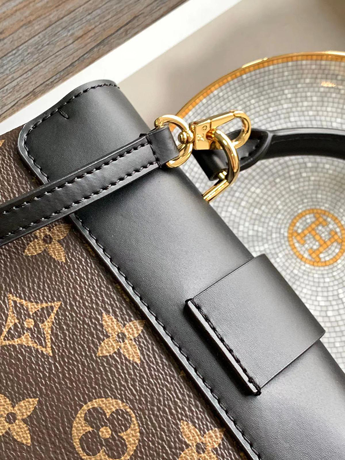 Louis-Vuitton-LOCKY-BB5.jpeg Louis Vuitton Locky BB