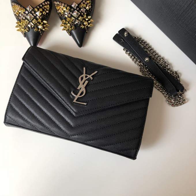 NBqTRSZuUZfvqYrx0FW9l66OS1QQNmd4sv9gzGQ6_lg.jpeg YSL Monogram Chain Wallet