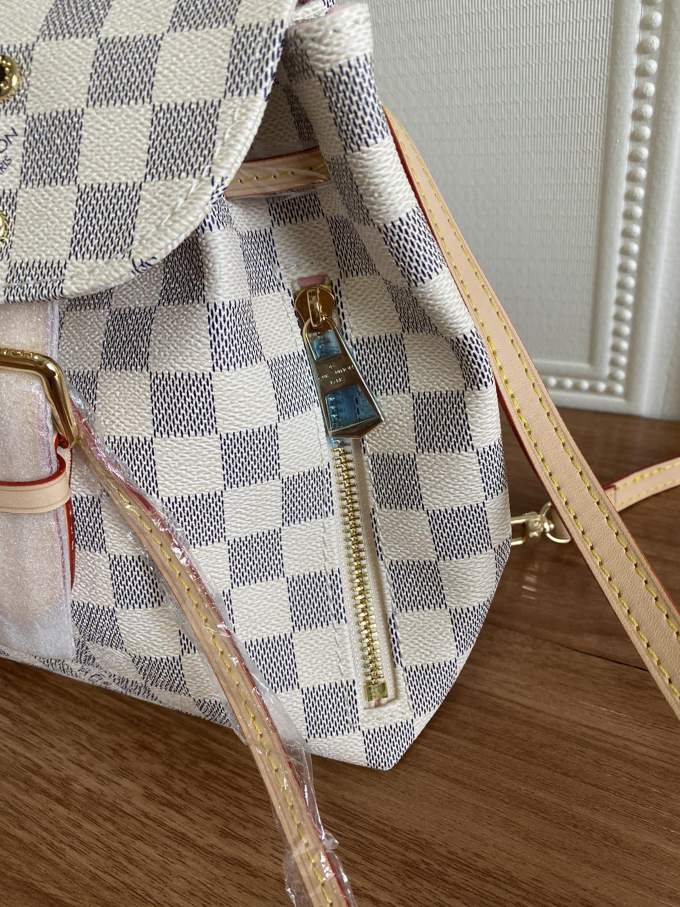 SFhhvMk8MyV7goyyxcSxwObfVcJiSNeVc1gNDgjz_lg-1.jpeg Louis Vuitton Sperone BB Backpack