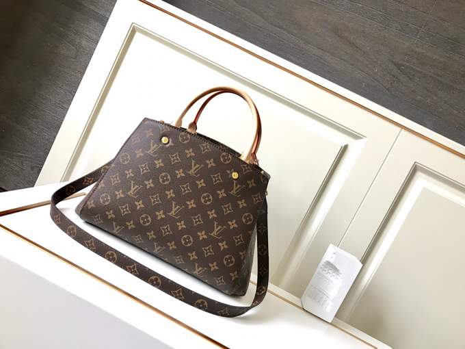 TE8WNul1Ir5717VH3ncQNXJp5PFhTwVIPWFM9KM7_lg.jpeg Louis Vuitton Montaigne BB