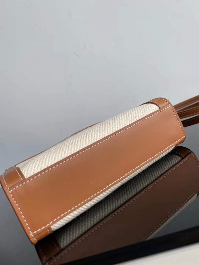 YL6H6cGW8iBeisAMDu4HATck3vWDx3WCfVeGvSJw_lg.jpeg CELINE MINI VERTICAL CABAS Beige