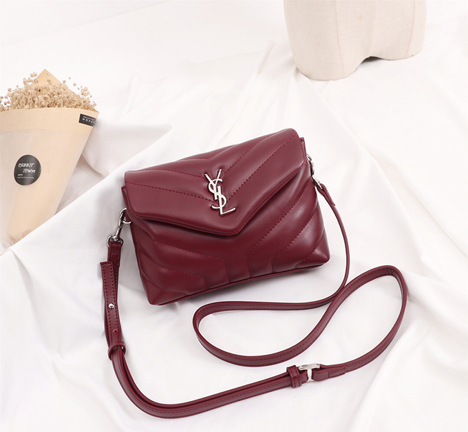 a14d8c86.jpg YSL Loulou Toy Bag Matelassé “Y” Leather