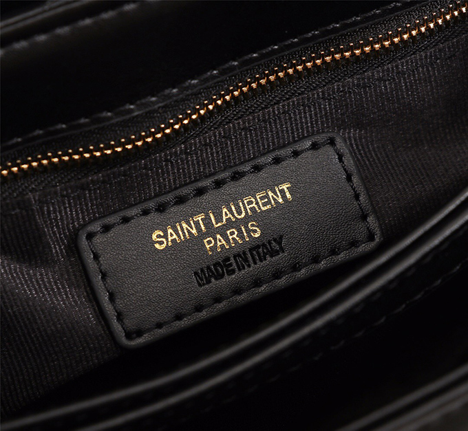 b2c4f0e4.jpg YSL Loulou Toy Bag Matelassé “Y” Leather