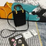 Fendi-Small-SUNSHINE-SHOPPER-.png