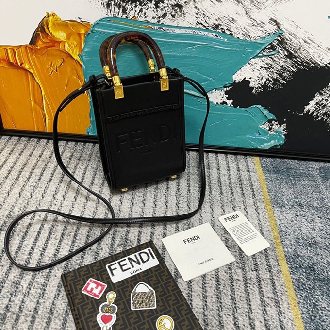 b736d70e.jpg Fendi Small Sunshine Shopper