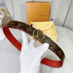 Louis-Vuitton-35MM-Reversible-Monogram-Belt-.png