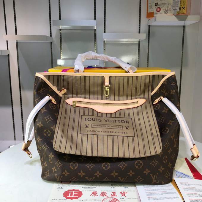 buiHs2jTmRkuDWxUmXasN2sUO4wH6VnYwokG0qBj_lg.jpeg Louis Vuitton Neverfull GM Large