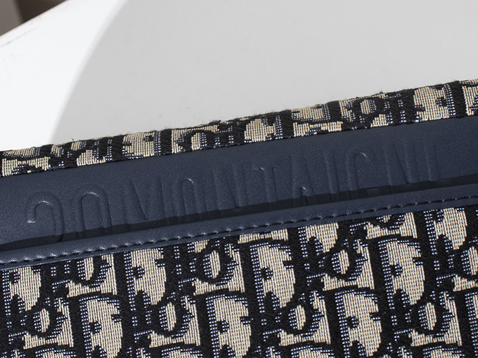 c071e40c.jpg DIOR BOBBY BAG SMALL