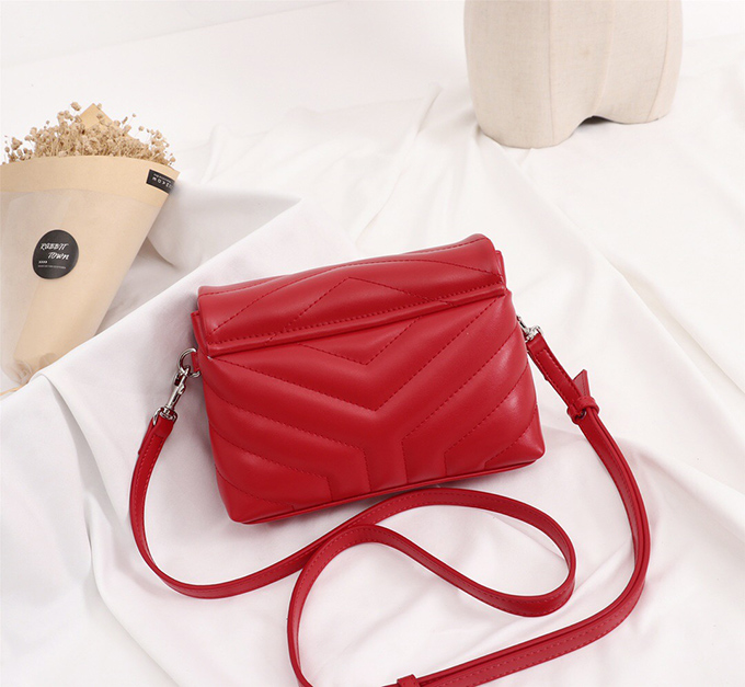 cfbceab6.jpg YSL Loulou Toy Bag Matelassé “Y” Leather