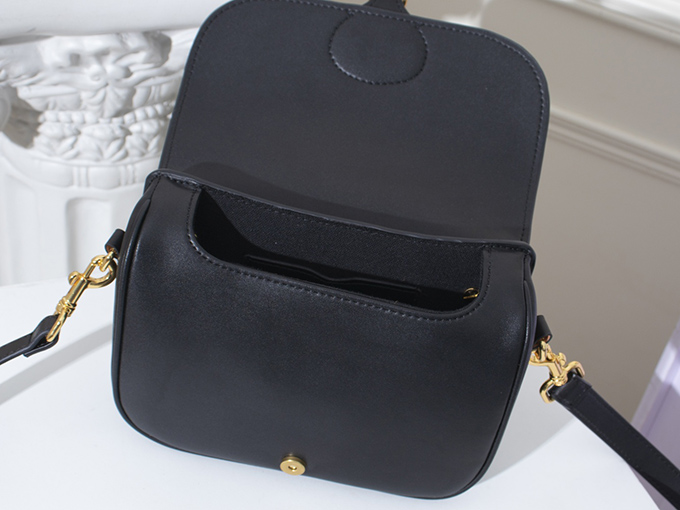 dc87b6dd.jpg DIOR BOBBY BAG SMALL