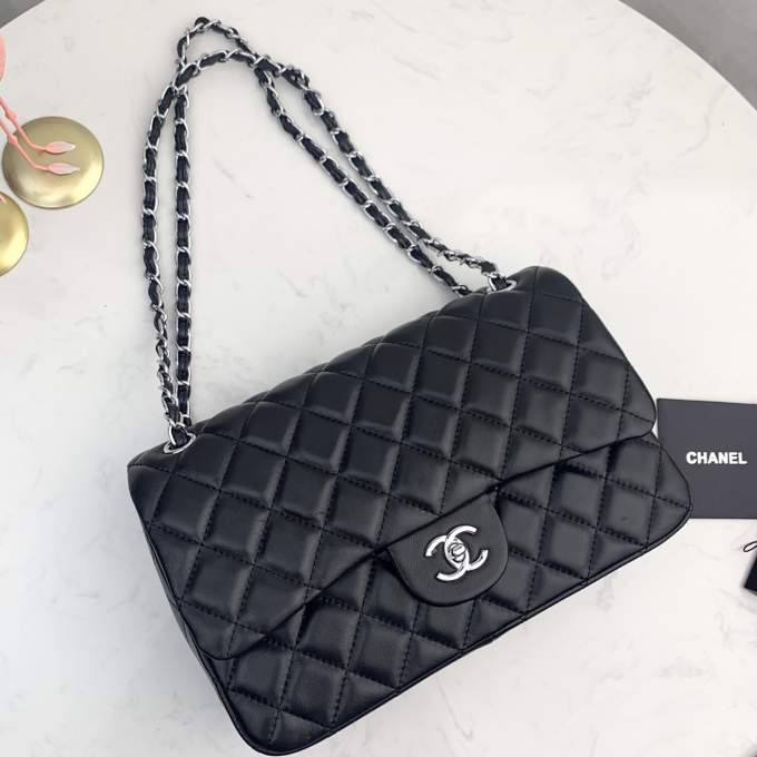 fGtZJikoOxUTFVXSuhx8OnotstnrQ8jpJ2wkCE3b_lg.jpeg Chanel Timeless Bag Soft Leather