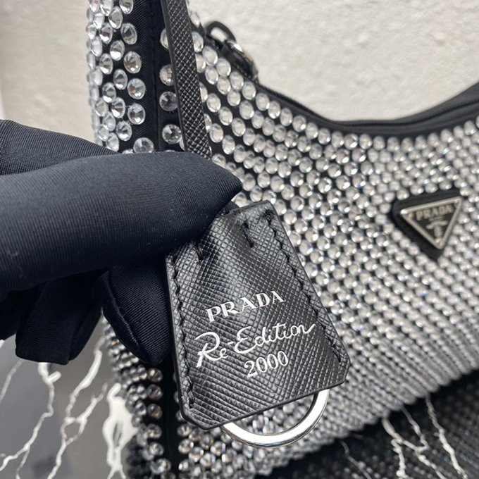 i1620142466_1225_5-1.jpg PRADA Re-Edition 2000 Crystal