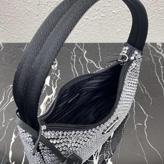 i1620142466_796_7-1.jpg PRADA Re-Edition 2000 Crystal
