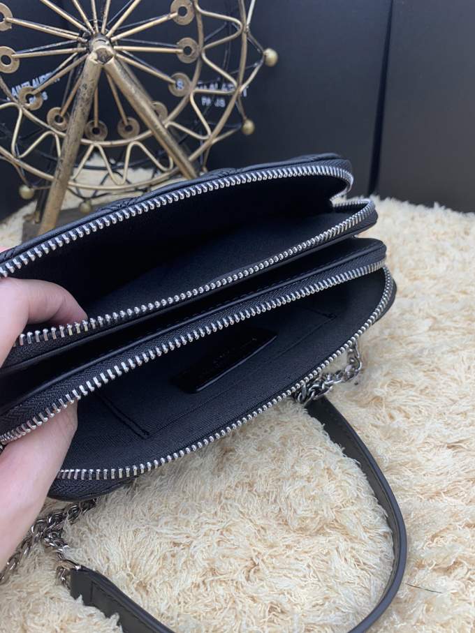 isM9wyIkP9FnUil8xqYFKDd3JR5dSeCdmuwiRvIO_lg.jpeg YSL Becky Double-Zip Pouch