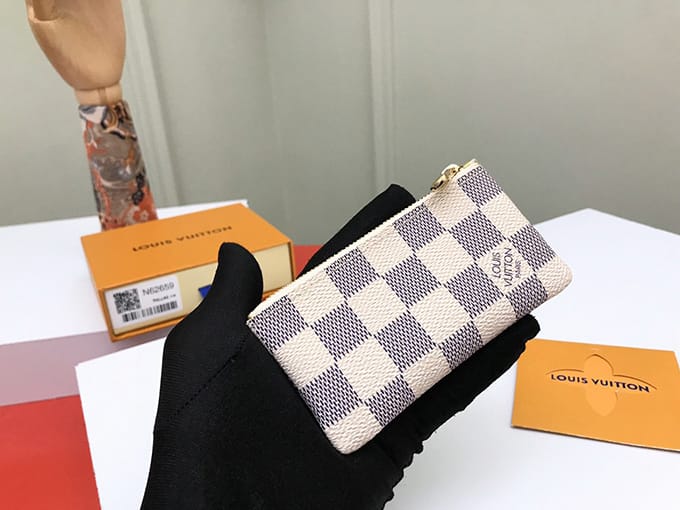 luxury-dupes-25-1.jpg Louis Vuitton Key Pouch