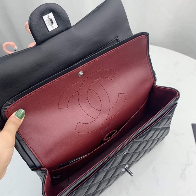 nI5BTI7ihzy1mm1eo7KN4CjDX5fT7BqeCB8UIdQP_lg.jpeg Chanel Timeless Bag Soft Leather