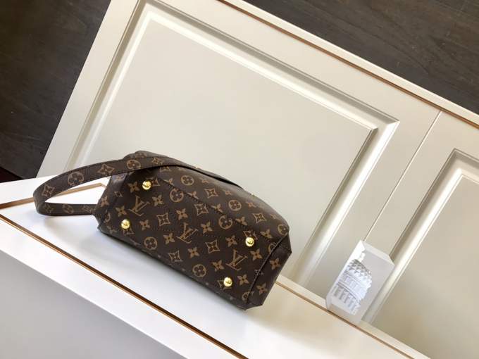 rd7lRntxzwCE8TZUga93UduEgWEPiM6uYH6gRIKM_lg.jpeg Louis Vuitton Montaigne BB