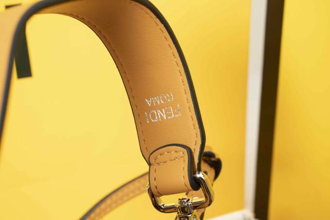 tA0DNtd1g99OX09oFbhbkPQbtFuxCbY5UEOrDfVt_lg.jpeg Fendi Mon Trésor Small