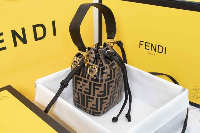 vDTWNSttqO2os5ZWZJ1kogJlhpLnwXUGluxtBmzB_lg.jpeg Fendi Mon Trésor Small